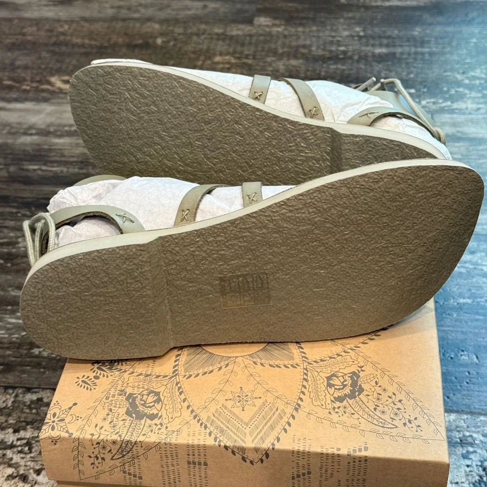 Free People Distressed Olive Green Lace‎ Up Gladiator Sandals Size 38.5 NEW - Picture 10 of 13